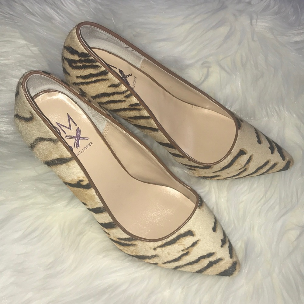 DMSX Donald J Pliner Leather/fur Animal Heels Sz 6